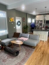 148 W Foster St in Melrose, MA - Building Photo - Building Photo