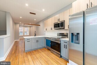 2821 Livingston St in Philadelphia, PA - Foto de edificio - Building Photo