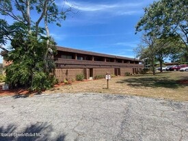 2180 Country Club Dr in Titusville, FL - Building Photo