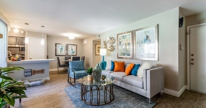 Flintridge Apartment Homes in Arlington, TX - Building Photo - Building Photo