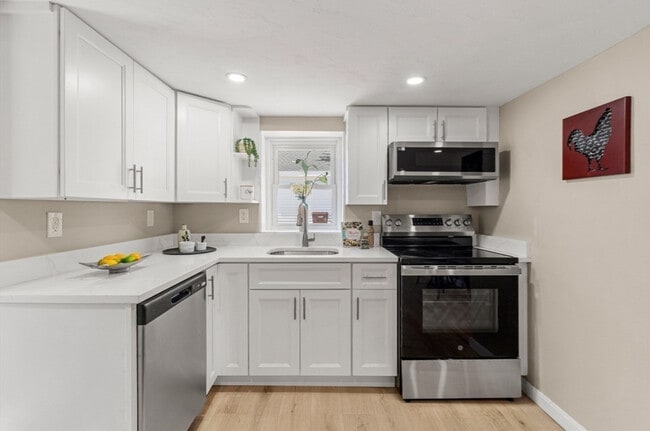47 Roosevelt St, Unit First floor