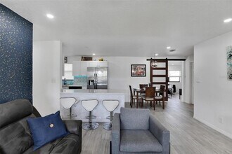 4731 W Montgomery Ave in Tampa, FL - Foto de edificio - Building Photo