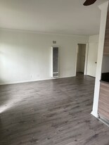 2140 Beachwood Dr in Los Angeles, CA - Building Photo