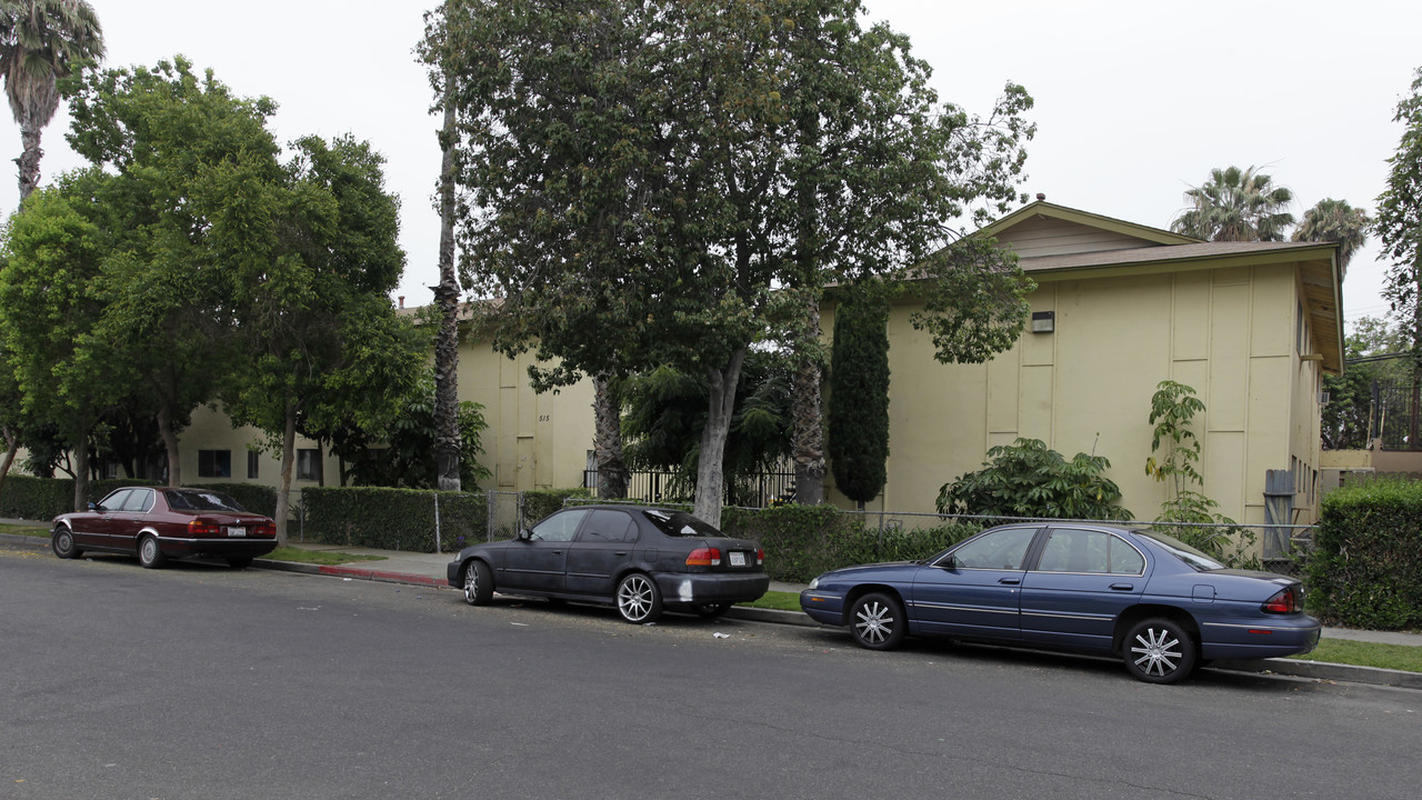 515 N Anna Dr in Anaheim, CA - Foto de edificio