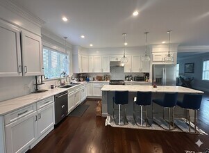 53 Old Mystic St in Arlington, MA - Building Photo - Building Photo