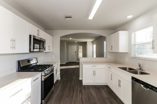 property at 2622 Montecito Ln