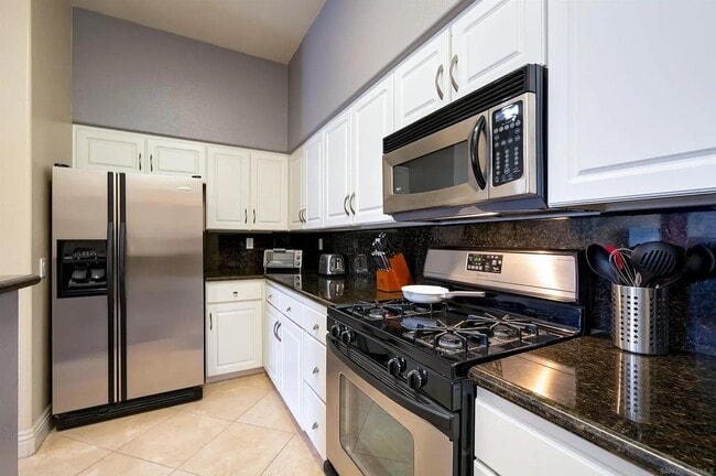 12368 Carmel Country Rd in San Diego, CA - Building Photo - Building Photo