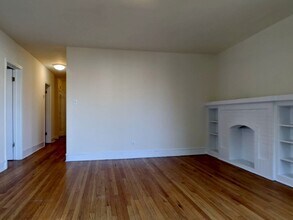 2330 N Spaulding Ave in Chicago, IL - Building Photo - Building Photo