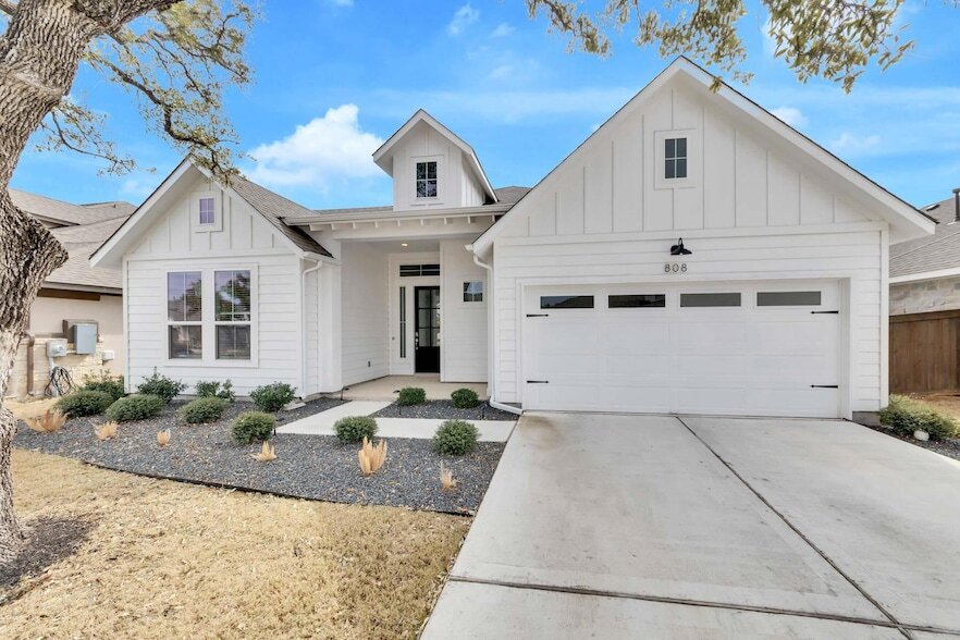 808 Heartleaf Dr in Leander, TX - Building Photo