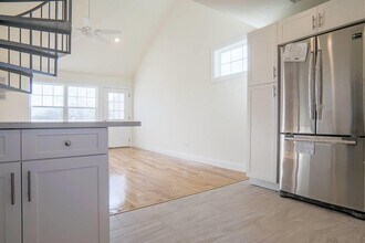 40 Cedar Swamp Rd in Glen Cove, NY - Building Photo - Building Photo