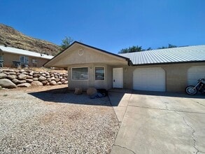 76 E Center St in La Verkin, UT - Building Photo - Building Photo
