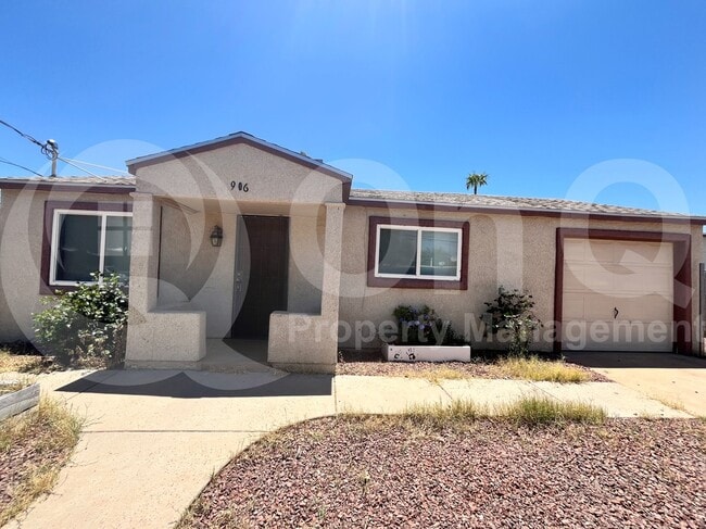 property at 906 E Halcyon Rd