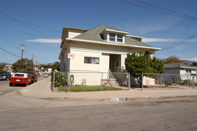 315 Ventura St in Santa Paula, CA - Foto de edificio - Building Photo