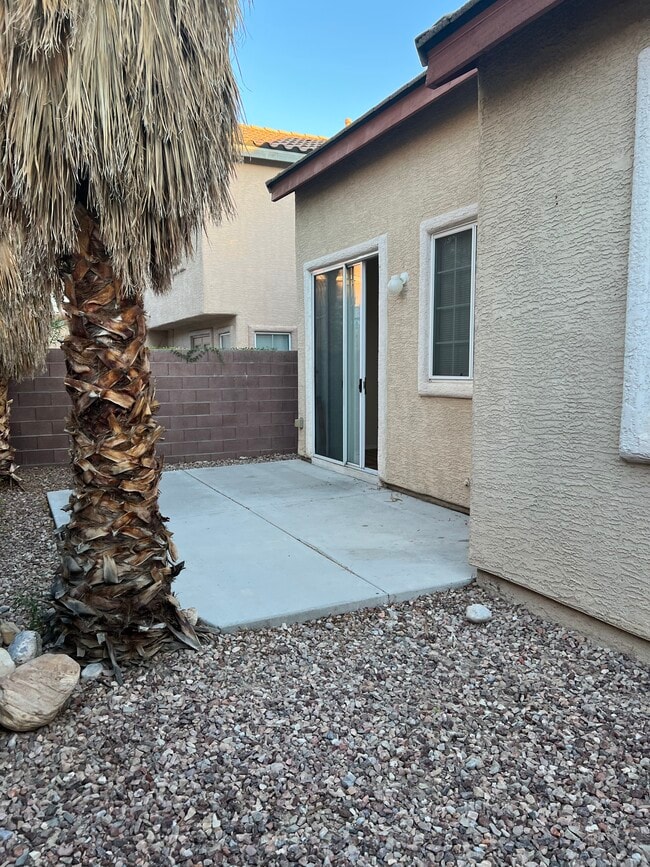 10252 Jersey Shore Ave in Las Vegas, NV - Foto de edificio - Building Photo