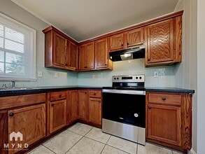 4010 Crestridge Dr in Charlotte, NC - Foto de edificio - Building Photo