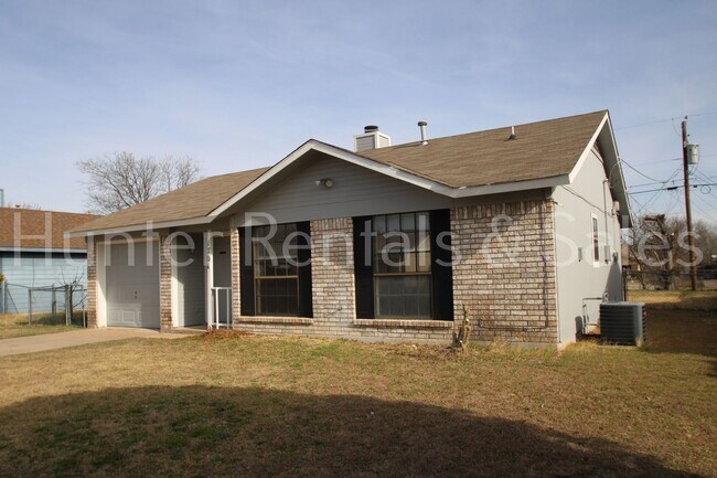 1701 Mona Dr in Killeen, TX - Building Photo - Building Photo