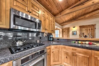 948 Harold Dr in Incline Village, NV - Building Photo - Building Photo