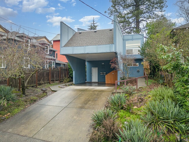 property at 3614 Interlake Ave N