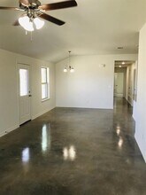 6015 Amelia Earhart Blvd-Unit -A in Killeen, TX - Foto de edificio - Building Photo