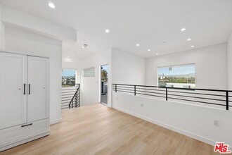 1187 Crenshaw Blvd in Los Angeles, CA - Building Photo - Interior Photo