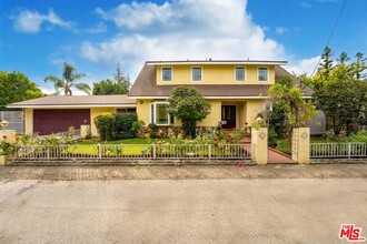 13512 Hatteras St in Los Angeles, CA - Building Photo - Building Photo