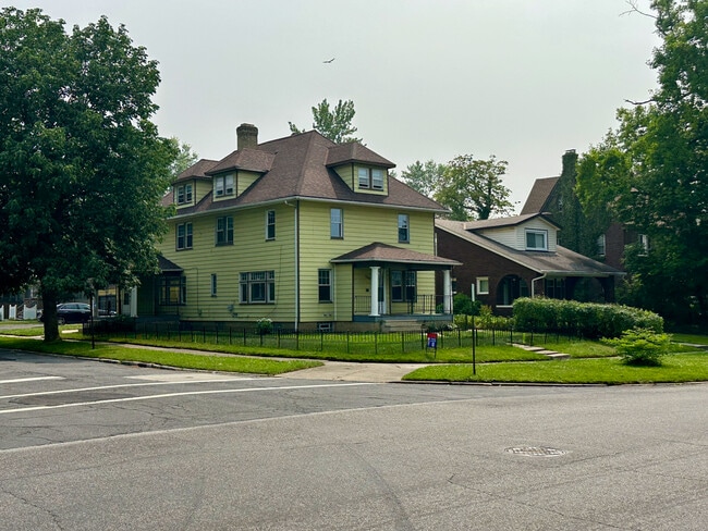 property at 2086 Marlindale Rd