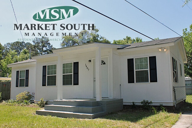 property at 1407 Hendry Ave