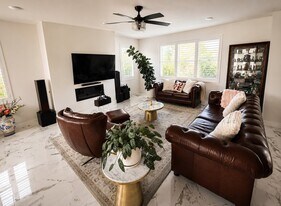 5400 Calle Blanca Trl in San Diego, CA - Building Photo