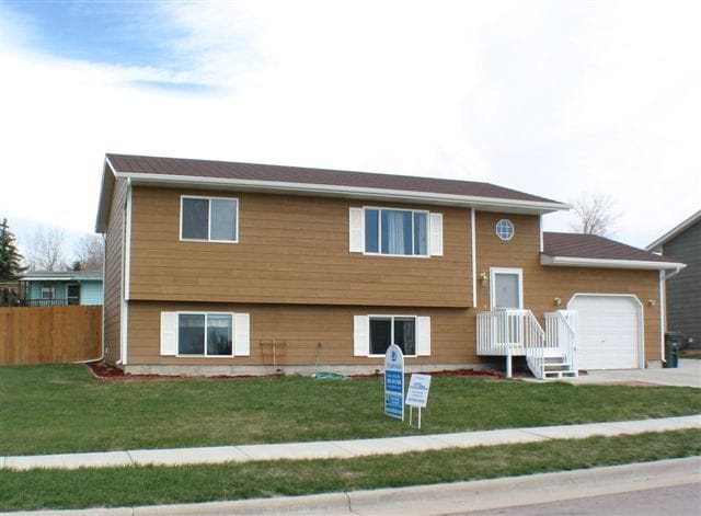 property at 5512 Shaw Ct