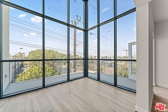 3105 Bellevue Ave in Los Angeles, CA - Foto de edificio - Building Photo