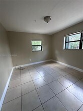 320 NW 33rd Ave in Fort Lauderdale, FL - Building Photo - Building Photo