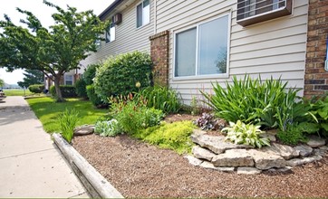 Village South Apartments in Eaton, OH - Building Photo - Building Photo