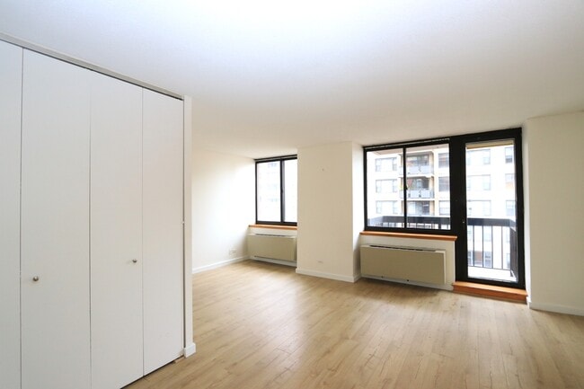 property at 250 E 40th St