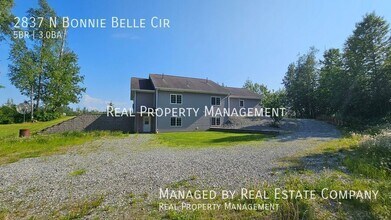 2837 N Bonnie Bell Cir in Wasilla, AK - Building Photo - Building Photo