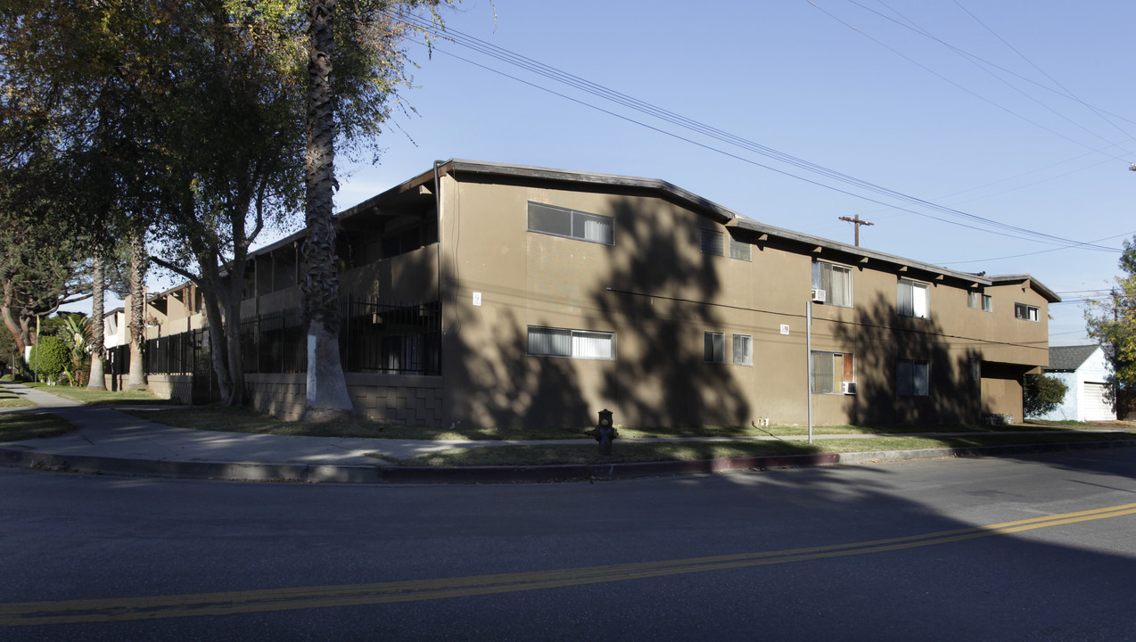 6700 Laurelgrove Ave in North Hollywood, CA - Building Photo