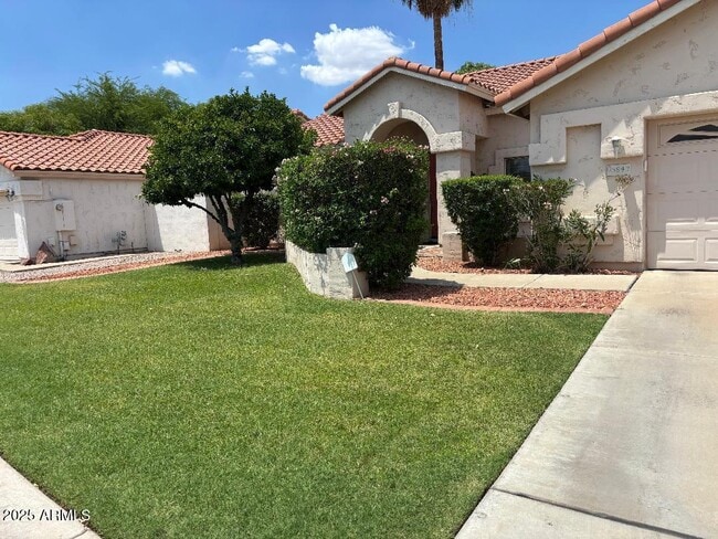 property at 5842 W Columbine Dr