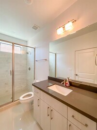 2401 Crawford St photo'