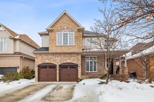 2509 Armour Crescent in Burlington, ON - Building Photo