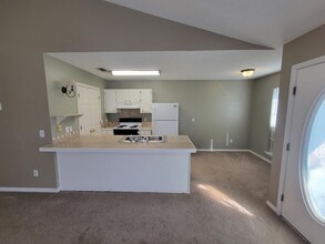7470 Harvest Village Ct in Navarre, FL - Building Photo - Building Photo