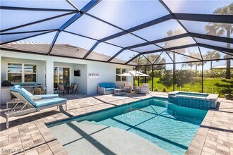 14471 Stillwater Way in Naples, FL - Foto de edificio - Building Photo