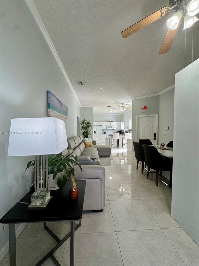 16137 Emerald Cove Rd in Weston, FL - Building Photo - Building Photo