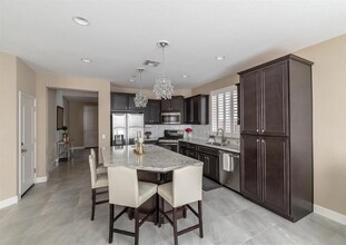 1392 Violet Way in Turlock, CA - Building Photo - Building Photo