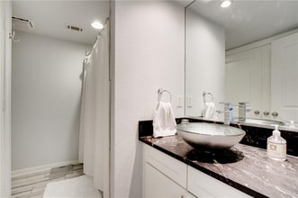 5111 Manett St in Dallas, TX - Building Photo - Building Photo
