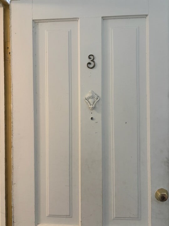 129 E Gorham St in Madison, WI - Building Photo