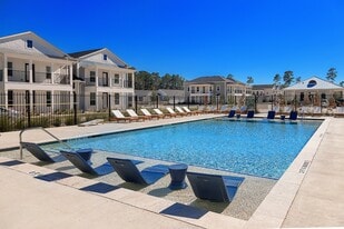 Cottage Living in Conroe, TX - Building Photo