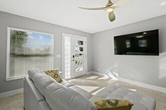 1004 Stillwater Dr in Jupiter, FL - Foto de edificio - Building Photo