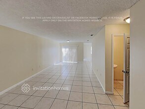 9318 NW 54th St in Sunrise, FL - Building Photo - Building Photo