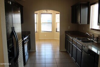 14561 Jesus Almeida in El Paso, TX - Building Photo - Building Photo
