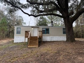 89 Buck Miller Rd in Crawfordville, FL - Building Photo