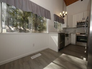 27125 Lake Dr in Pioneer, CA - Building Photo - Building Photo